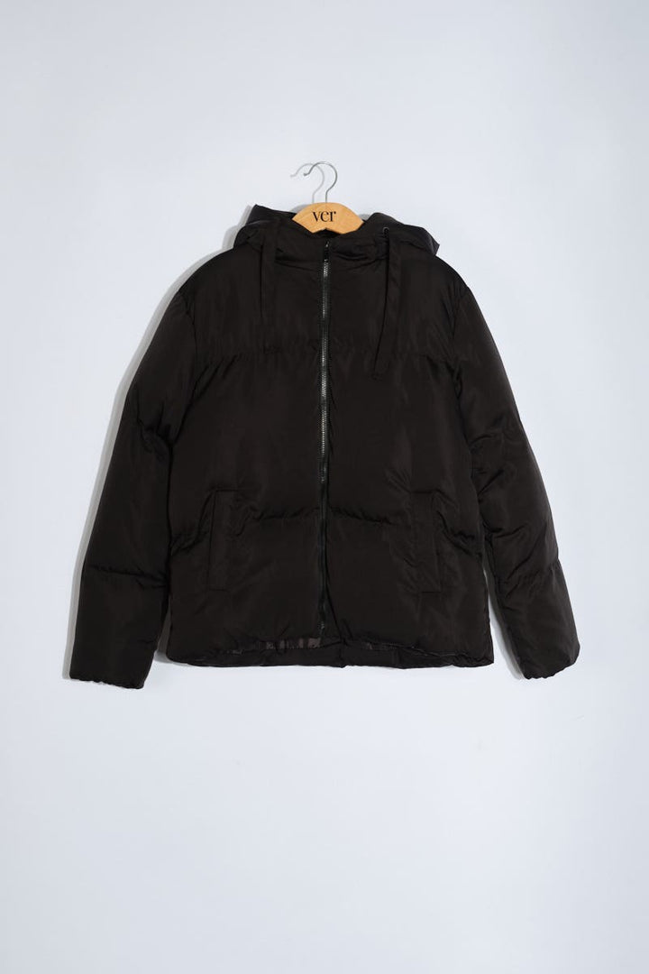 Campera Puffer Negra con Capucha