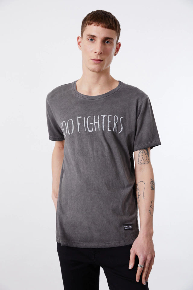 REMERA DISTORTION FOO FIGHTERS WRITING